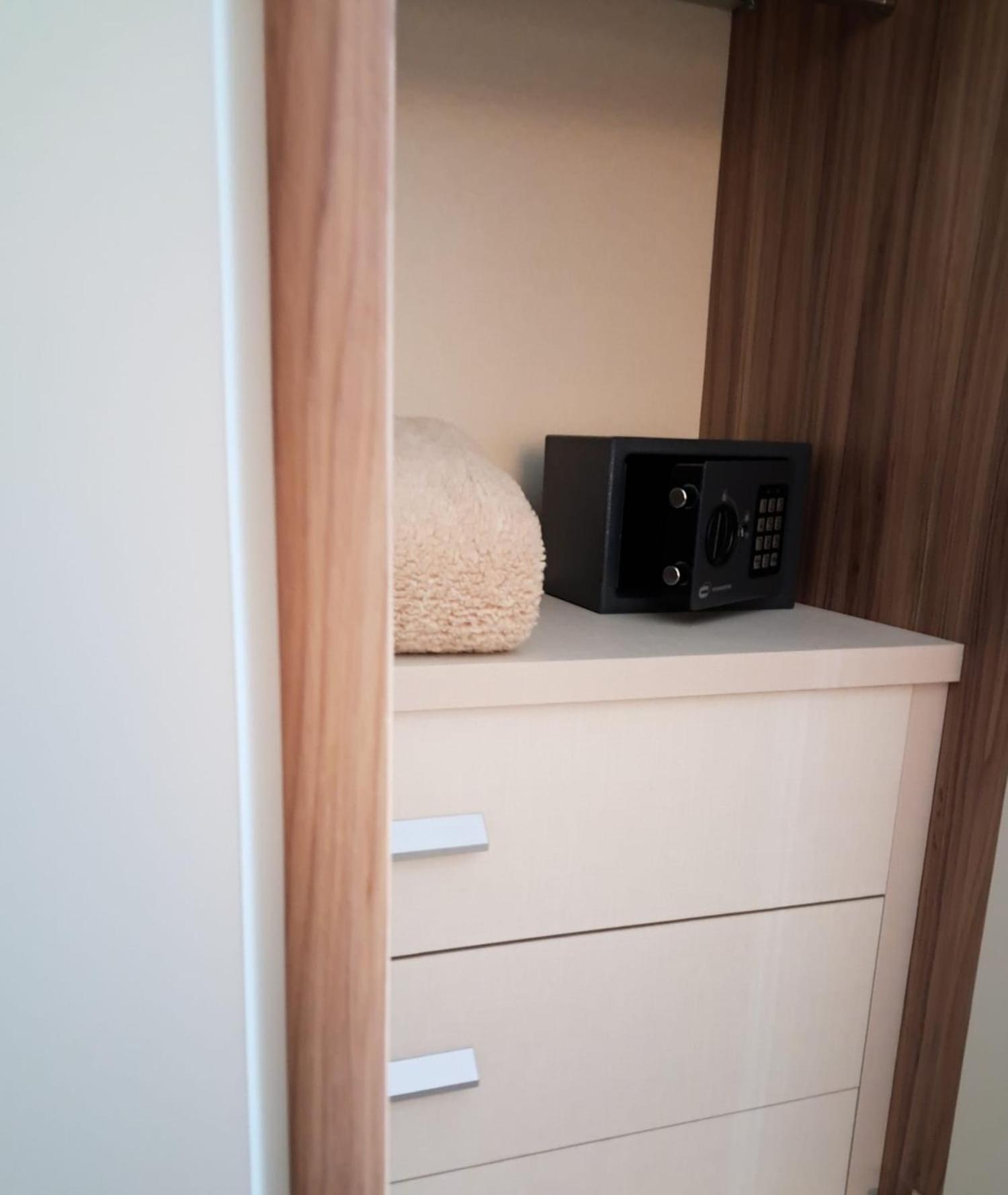 Poesis Suite Bari Luaran gambar