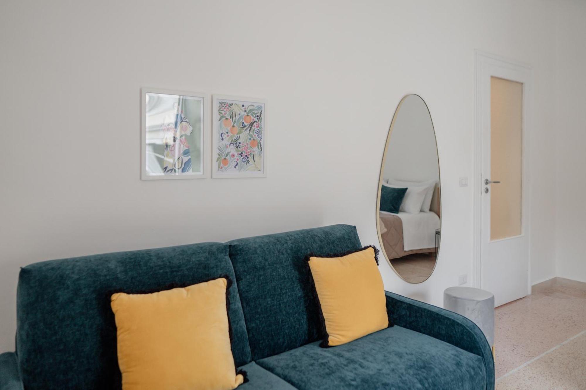 Poesis Suite Bari Luaran gambar